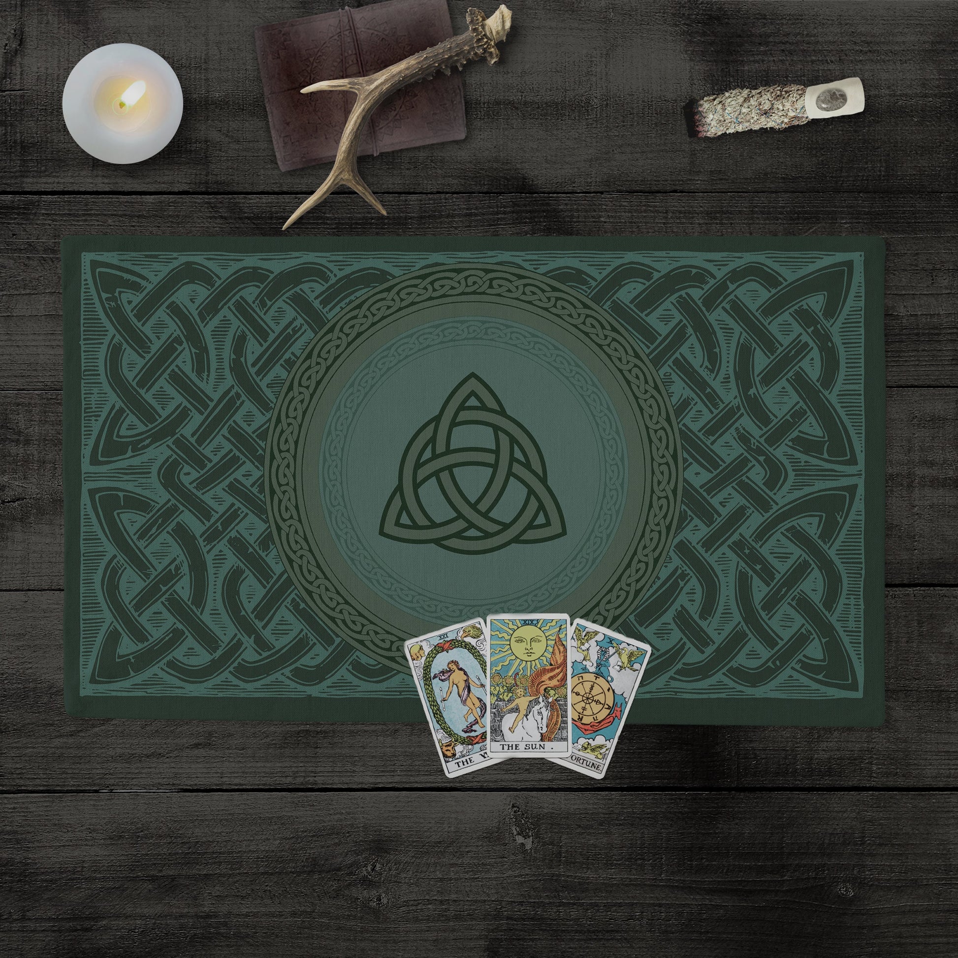 Altar Cloth Tarot Celtic Triple Knot Green Rec